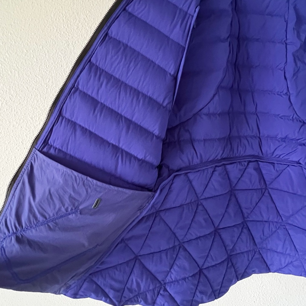 Lululemon Fluffed Up Down Jacket in Pigment Blue Size 10 - Picture 10 of 15